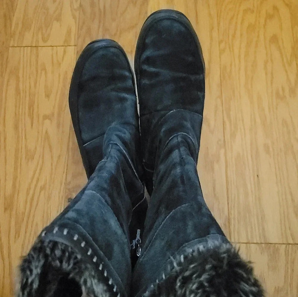 The North Face Faux Fur Suede Janey II Boots, Size 8.5 - Picture 7 of 9